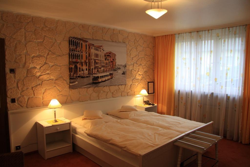 Hotel Die Post Offenbach am Main Phòng bức ảnh